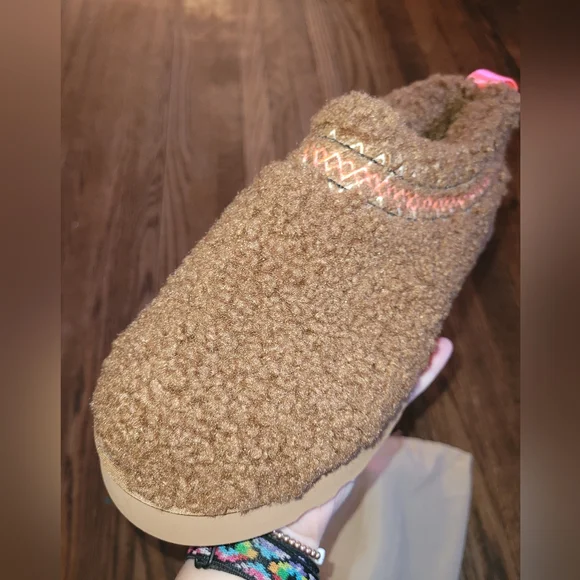 UGG Tazz Braid platform slippers Curly Brown Fuzzy Mules Clogs Womens Sz 12 Nwob